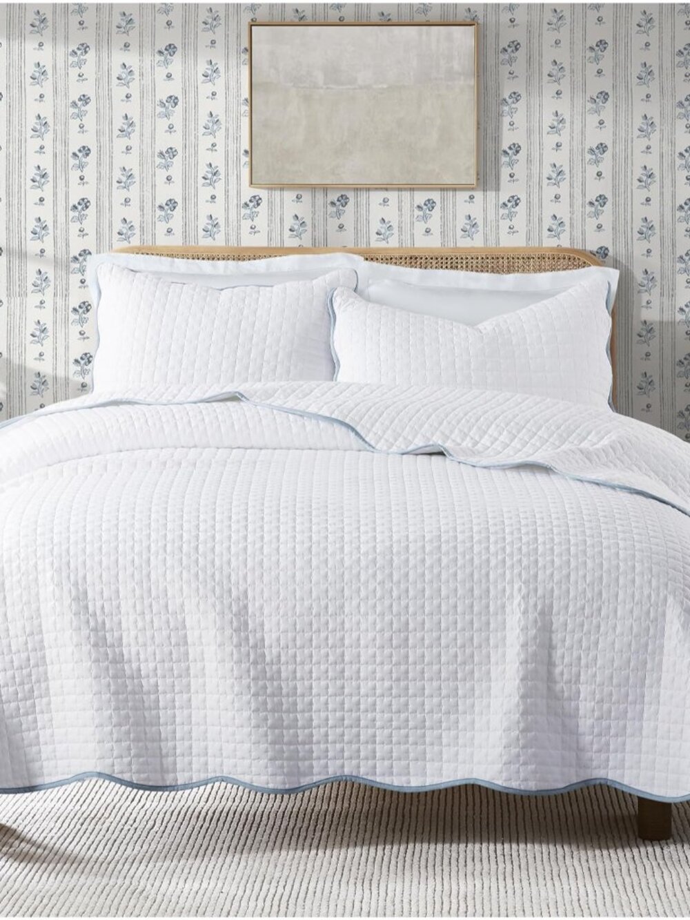 White Queen Size Quilt Bedding Set, Scalloped Farmhouse Country Rustic Lightweig